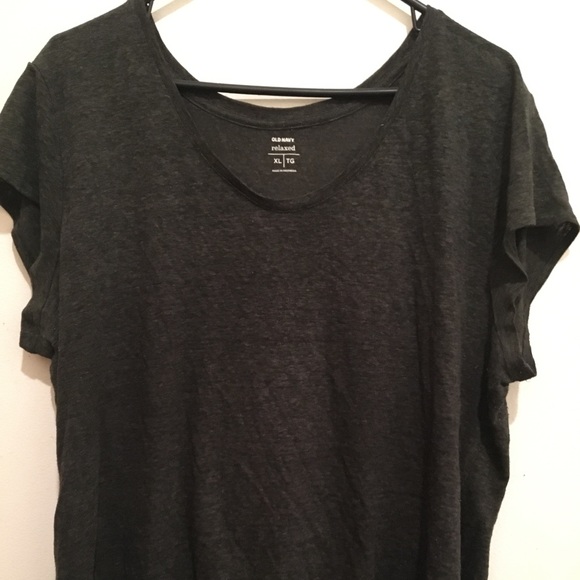 Old Navy Relaxed Style Everyday Tee - Picture 3 of 3